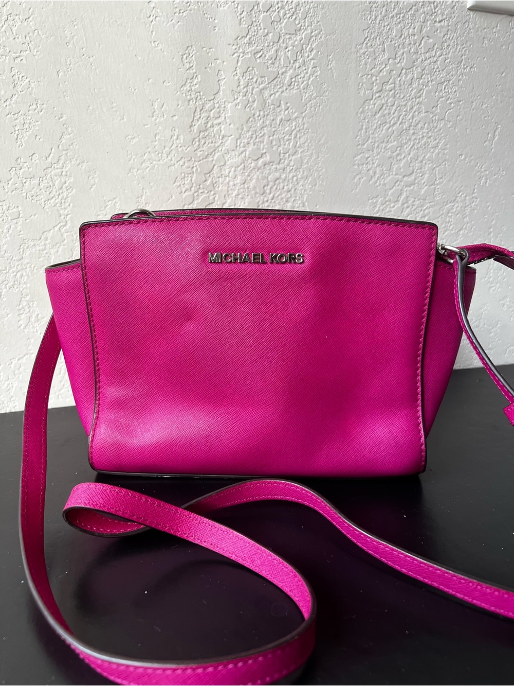 Michael Kors Selma Medium Saffiano Leather Messenger Crossbody Bag Fuchsia Pink